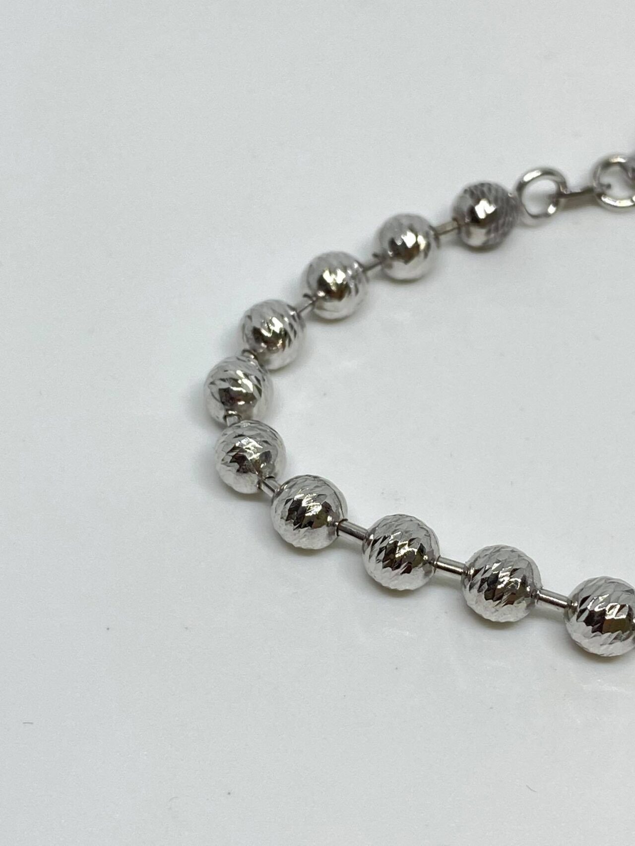 Alternative view of Bracciale Dvccio in acciaio a palline con iniziale pendente in bronzo ZXBPALLETTW