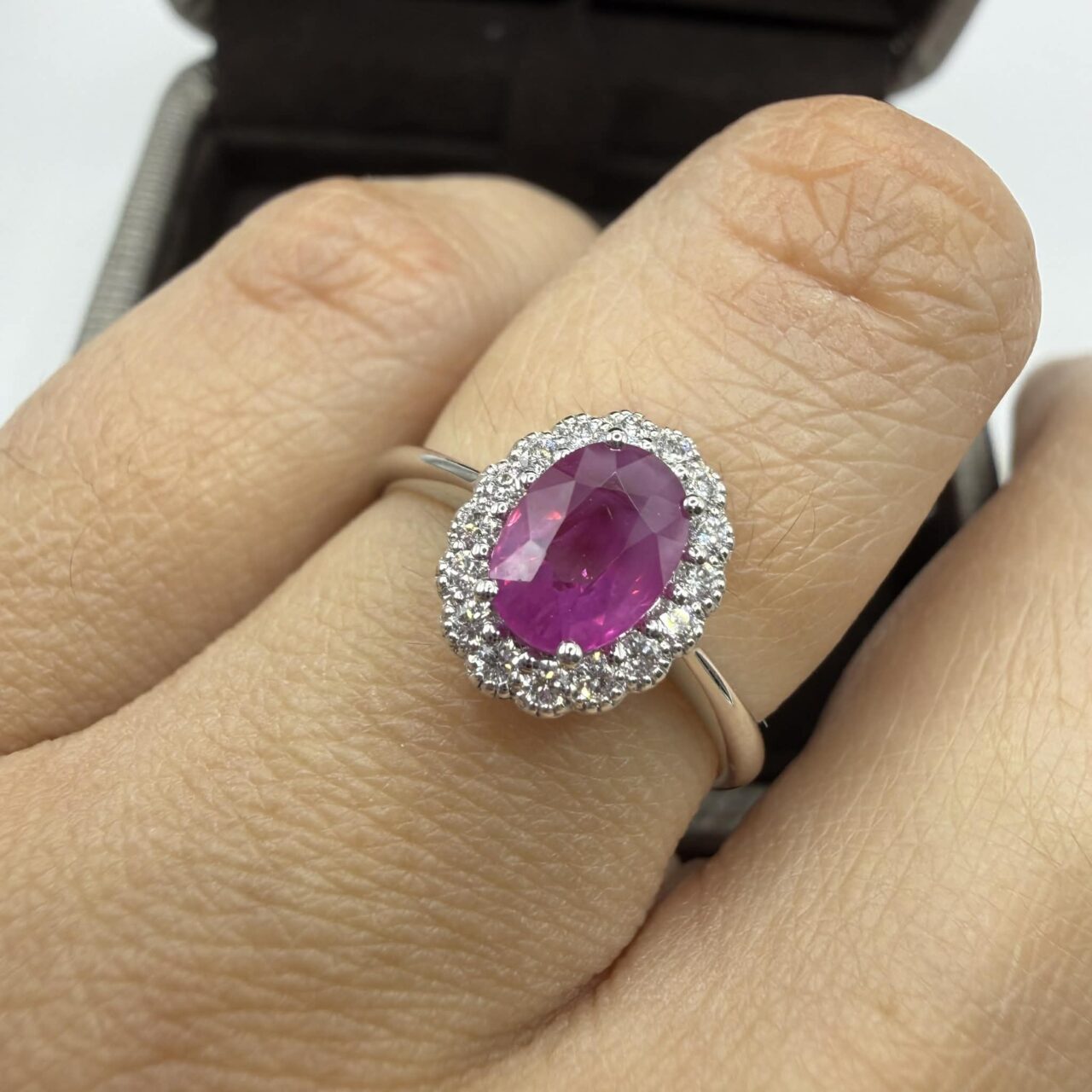 Alternative view of Anello Donna Crivelli con Brillanti e Rubino Ct. 1.11