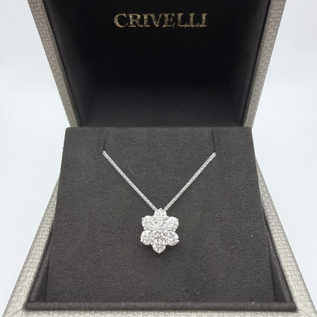 Alternative view of Collana Crivelli a Fiore in Oro Bianco e Brillanti